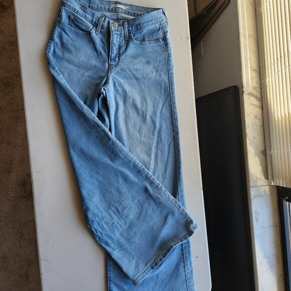 Levi's Women's 318 Shaping Wide Leg Jeans Size 29 Light Blue Denim - Picture 3 of 5